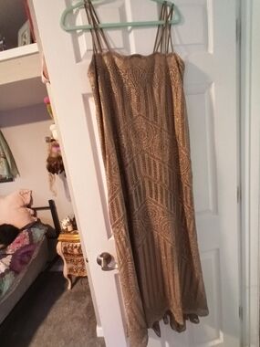 Gold Sleeveless Lace Maxi Dress - Elegant Evening Wear